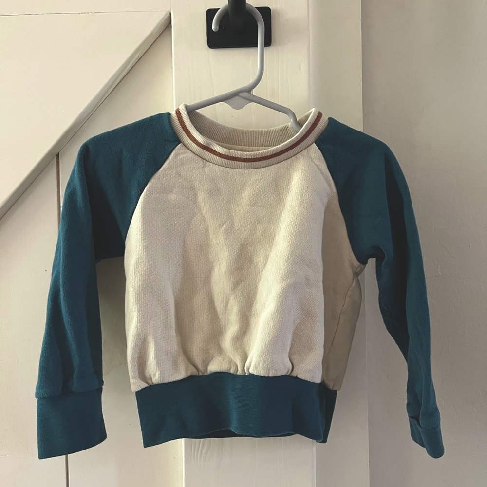 COPY - Fin & Vince 12-18 Month Sweatshirt Cream with Blue Sleeves